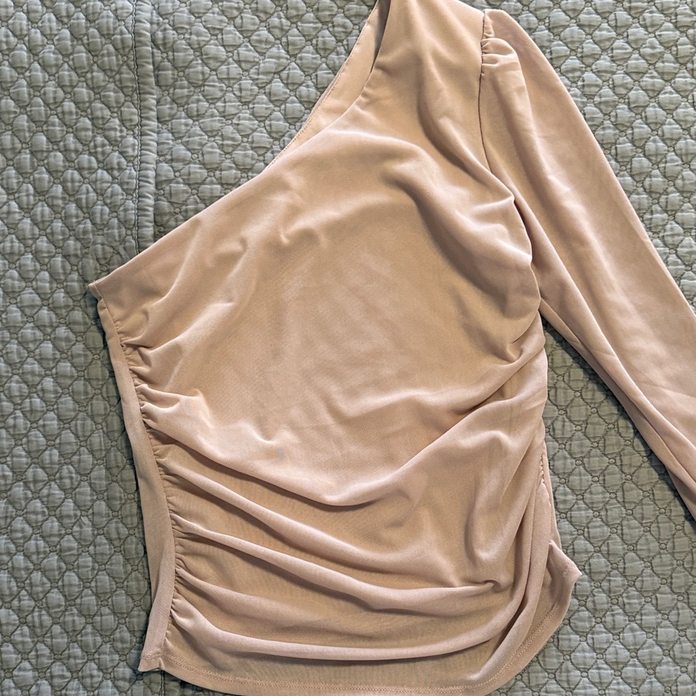 Stella Luce One-Shoulder Blouse in Blush